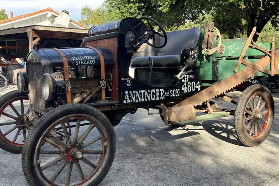 0 Ford sold for $1,901