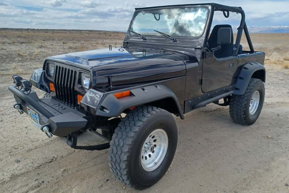 1992 Jeep Wrangler YJ (1987-1995) sold for $5,899
