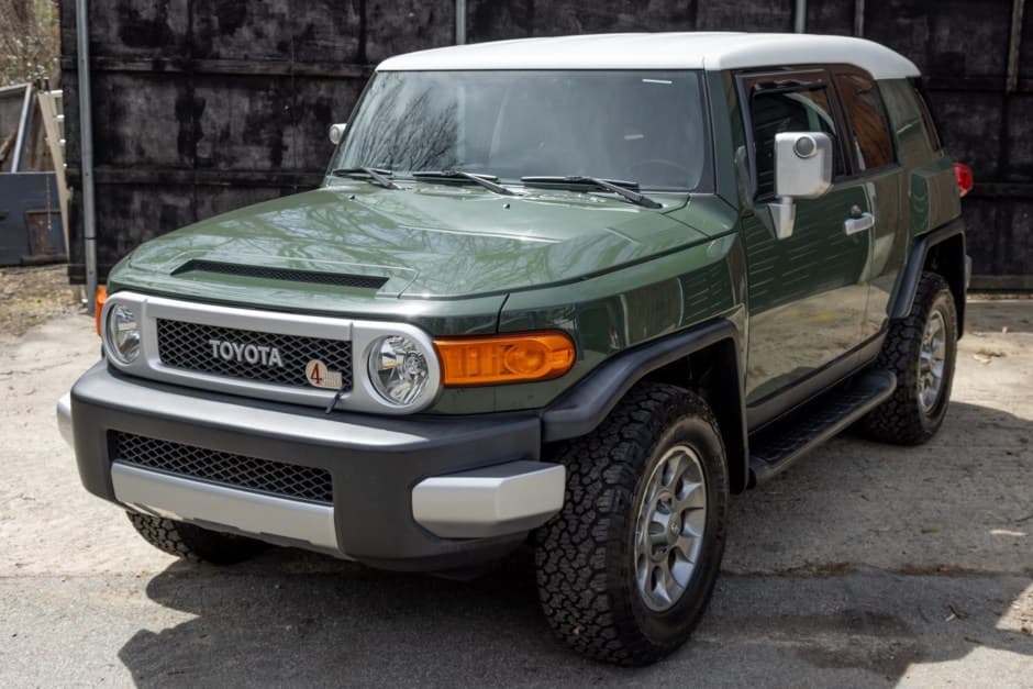 2012 Toyota FJ Cruiser sold for $22,000