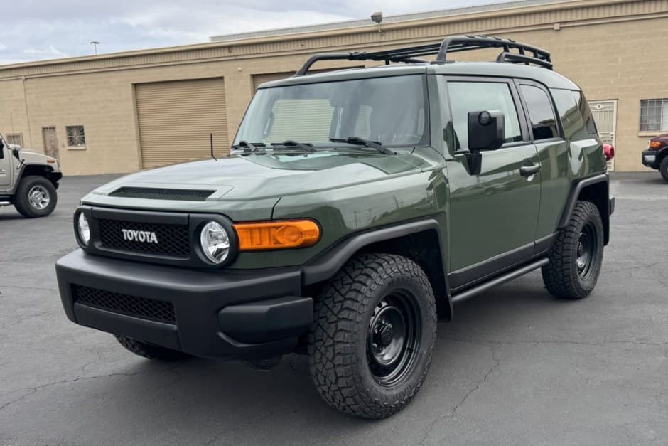 2011 Toyota FJ Cruiser sold for $29,000