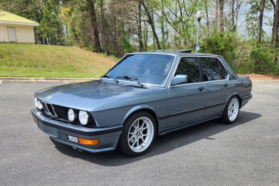 1987 BMW E28 5-Series sold for $24,000