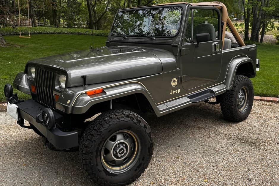 1988 Jeep Wrangler YJ (1987-1995) sold for $17,000