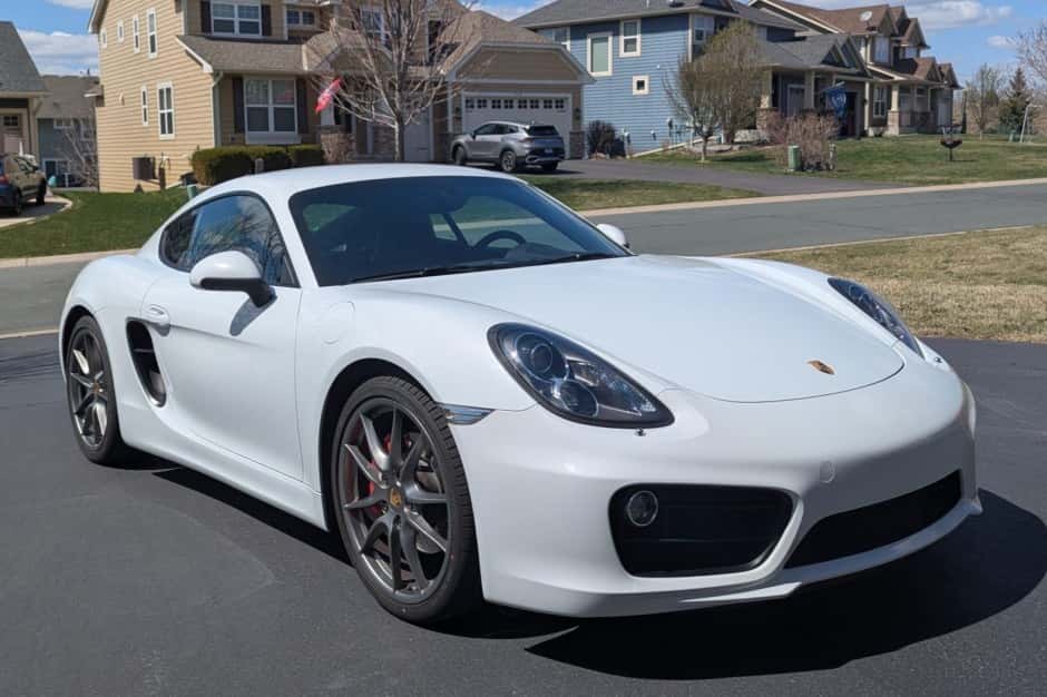 2016 Porsche 981 Cayman sold for $48,750