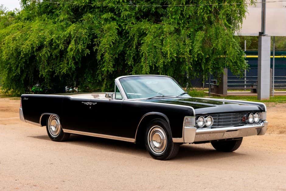 1965 Lincoln Continental (1961-1969) sold for $153,000