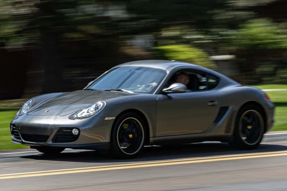 2012 Porsche 987 Cayman sold for $33,000