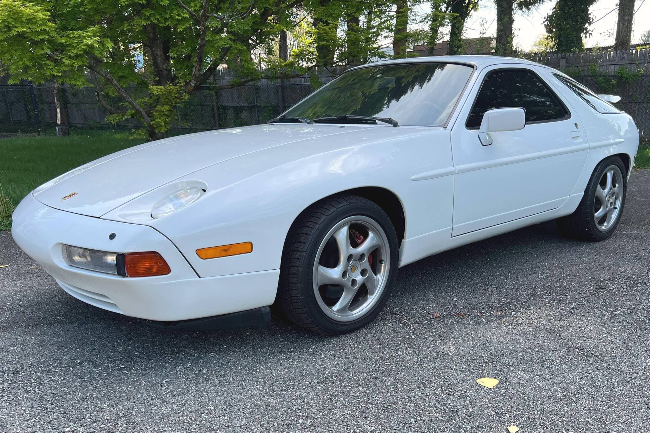 1989 Porsche 928 sold for $19,666