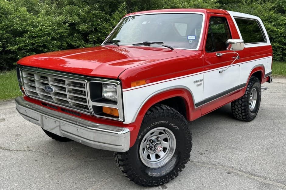 1986 Ford Bronco 3rd Generation 1980-1986 sold for $30,000