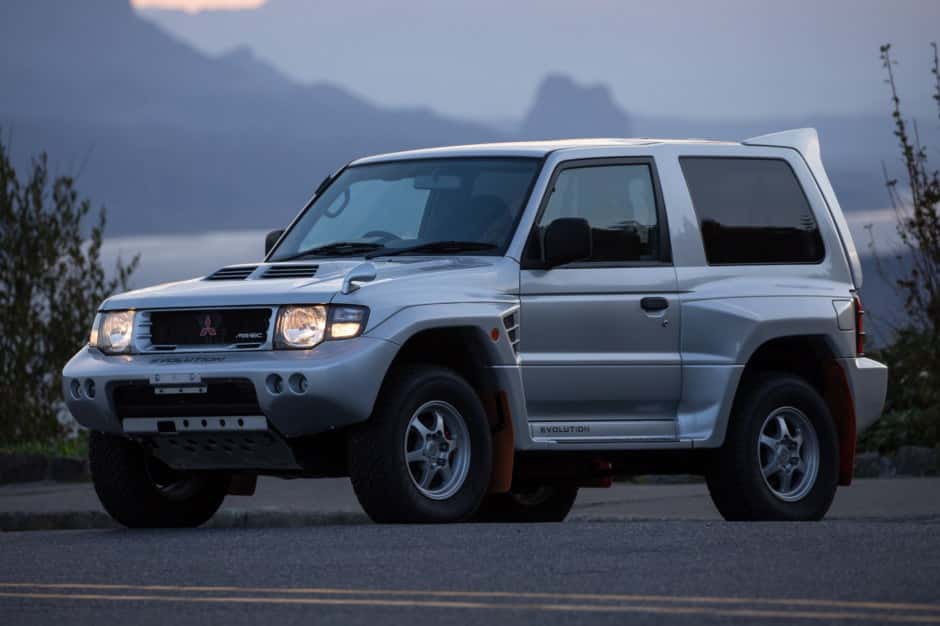 1998 Mitsubishi Pajero & Montero sold for $27,000