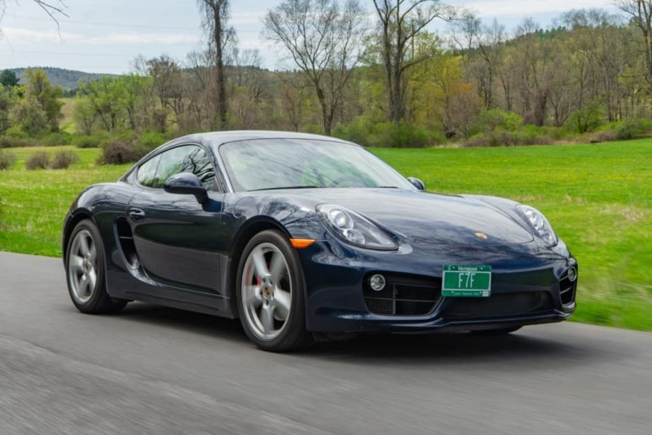 2015 Porsche 981 Cayman sold for $34,625