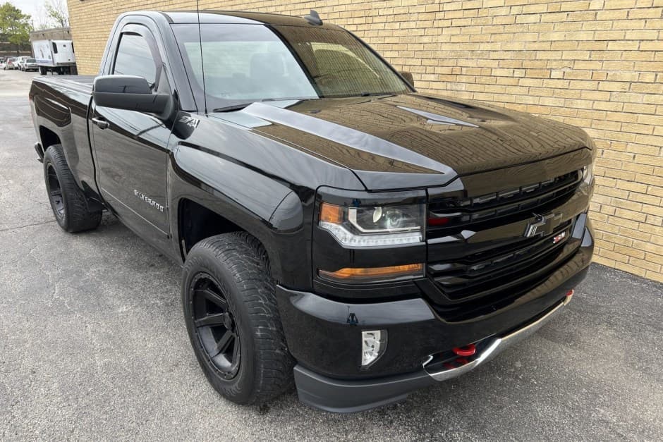 2018 Chevrolet Silverado K2XX (2014-2019) sold for $35,750