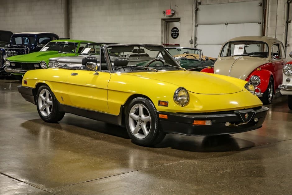 1977 Alfa Romeo 105/115 Spider Series 2 sold for $7,000