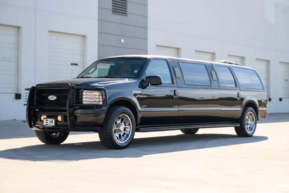 2005 Ford Excursion sold for $12,750