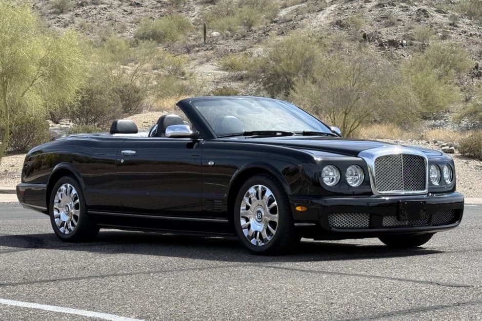 2008 Bentley Azure sold for $76,644