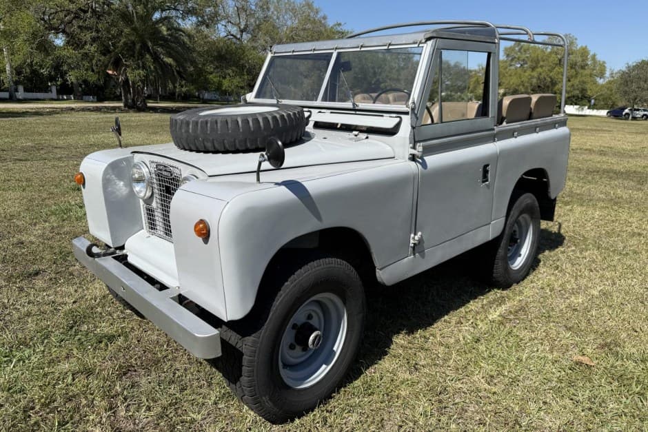 1965 Land Rover Series 88 sold for $24,000