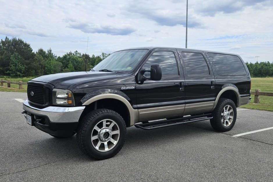 2001 Ford Excursion sold for $30,000