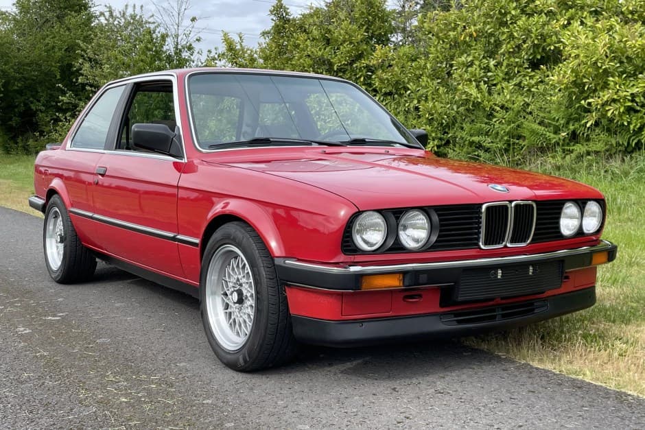 1985 BMW E30 3-Series Coupe sold for $12,607