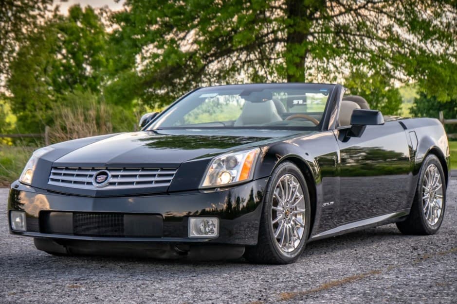 2005 Cadillac XLR sold for $19,300