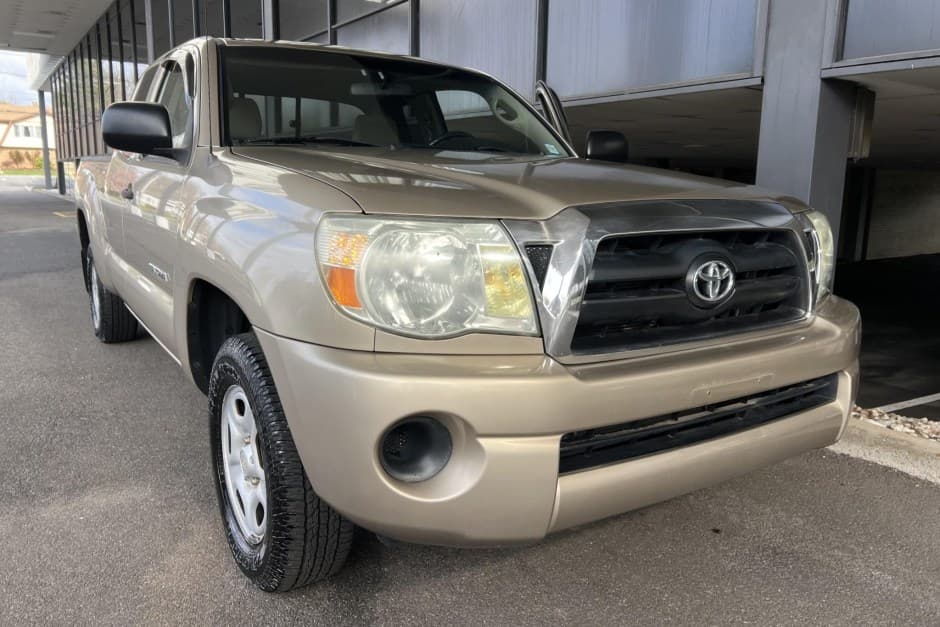 2005 Toyota Tacoma (N2X0 2005-2015) sold for $15,500