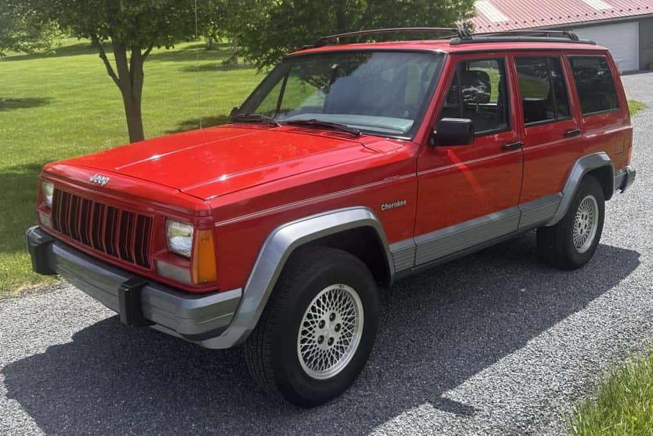 1995 Jeep XJ Cherokee sold for $9,000