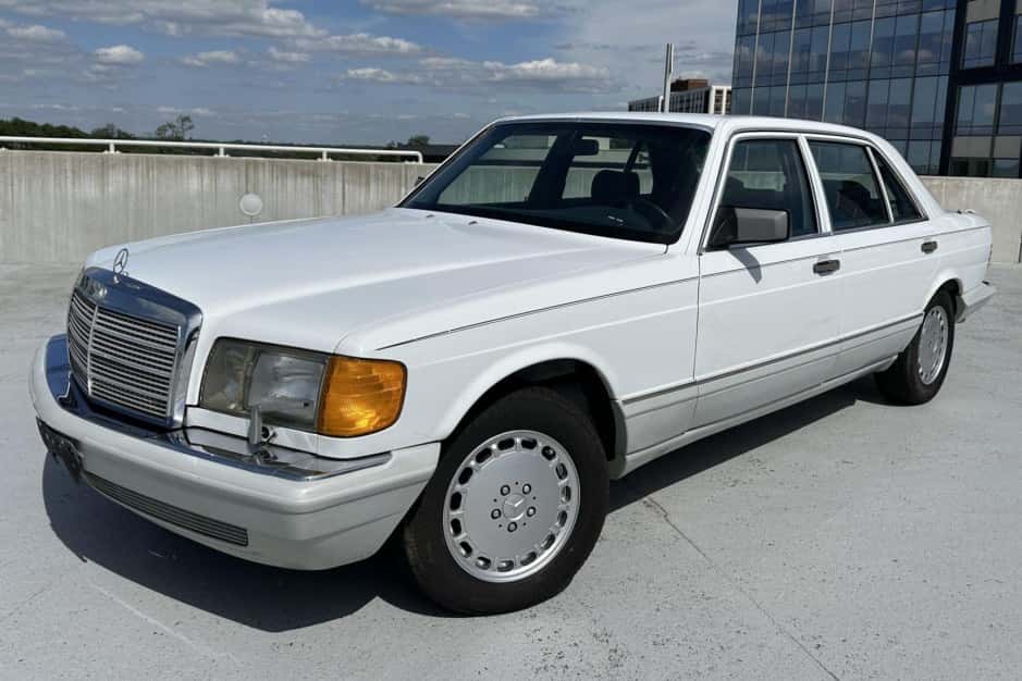 1989 Mercedes-Benz W126 S-Class sold for $7,000