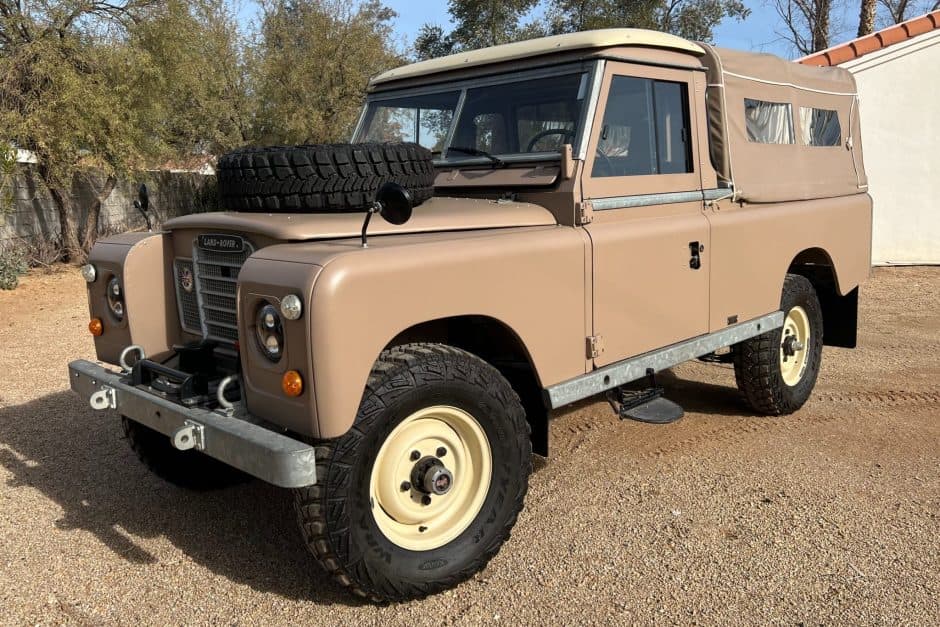 1972 Land Rover Series 109 sold for $33,500