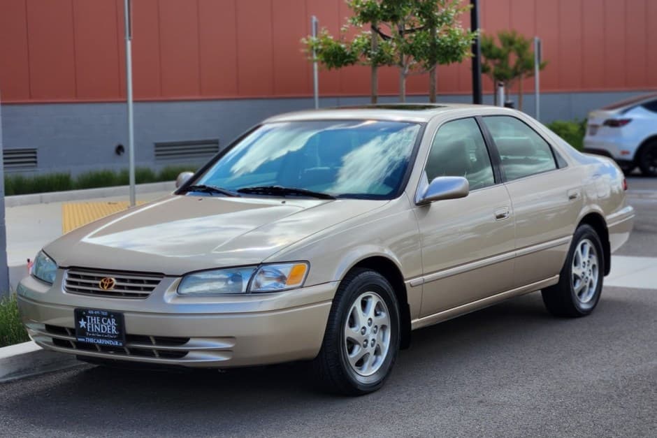 1997 Toyota Camry sold for $7,100