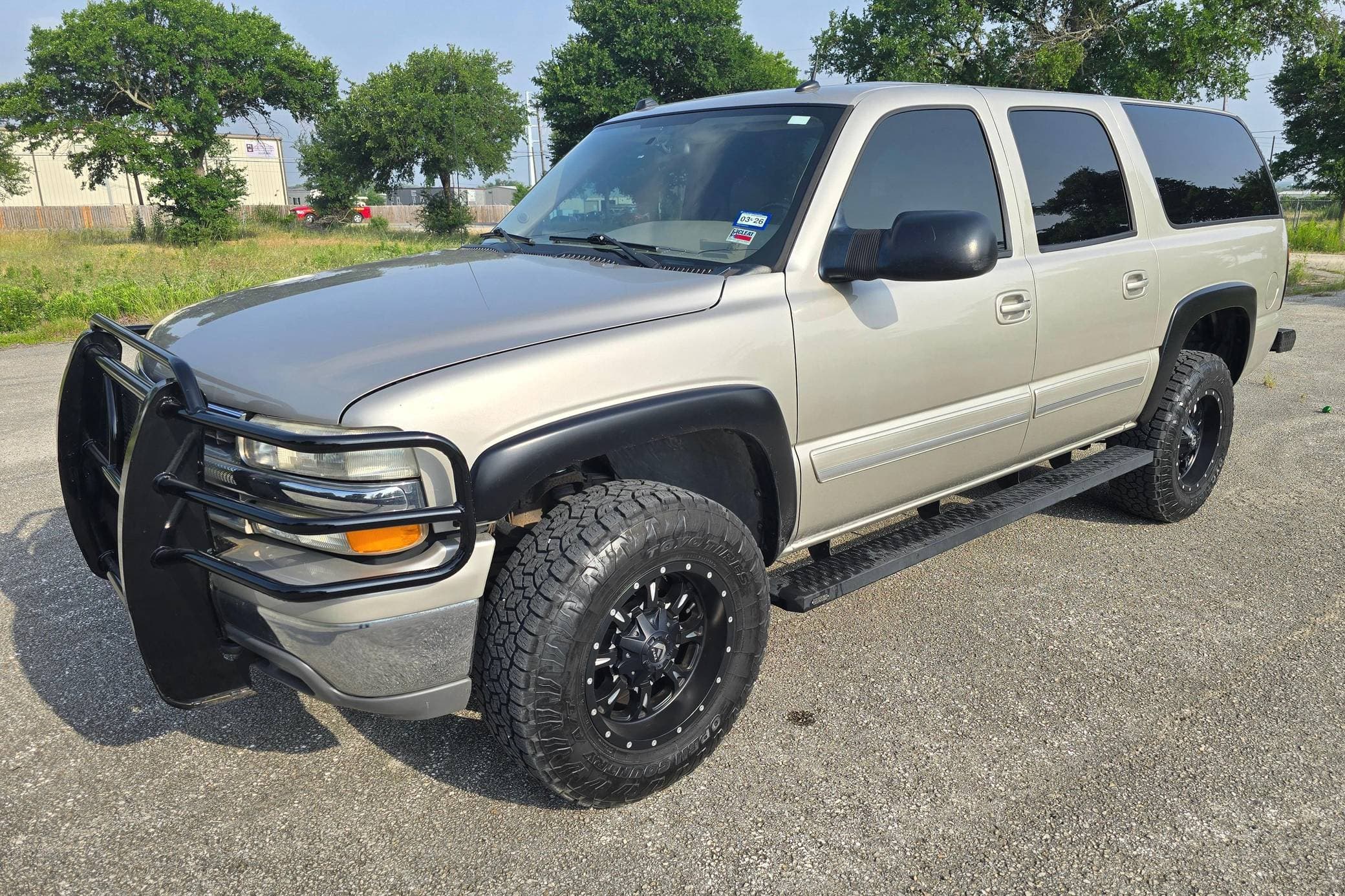 2005 Chevrolet Suburban sold for $23,700