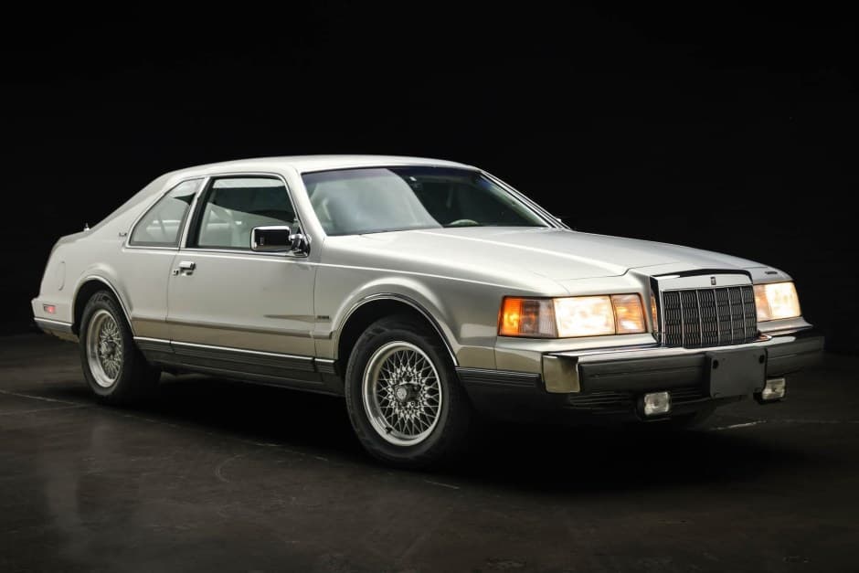 1991 Lincoln Continental Mark VII & Mark VII sold for $10,500