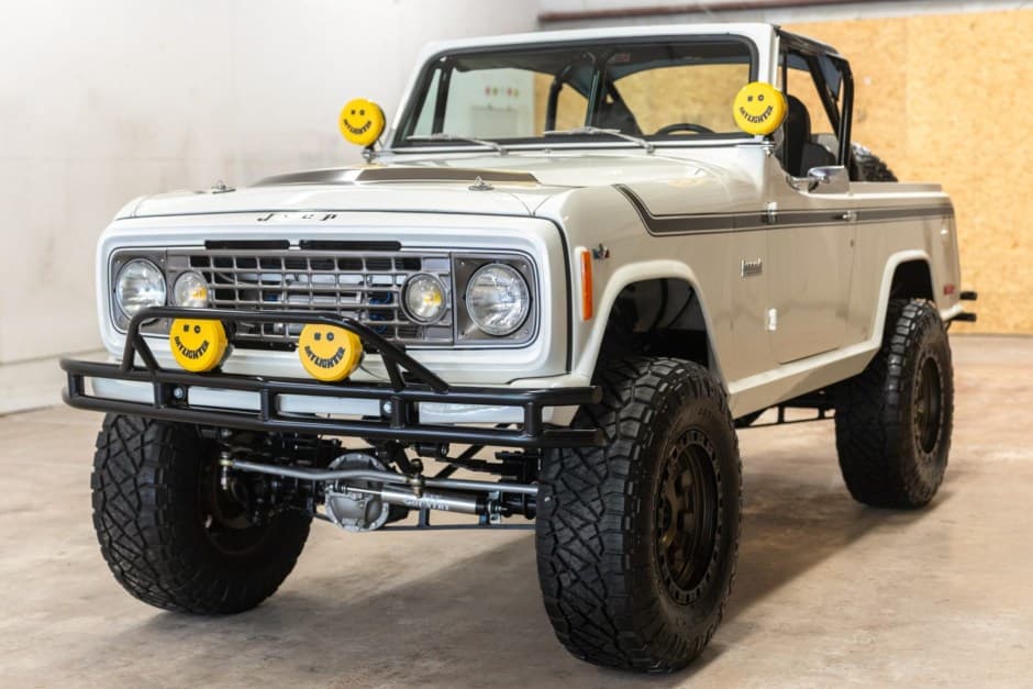 1972 Jeep Jeepster Commando sold for $57,500