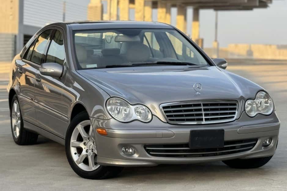 2007 Mercedes-Benz W203 C-Class sold for $6,100
