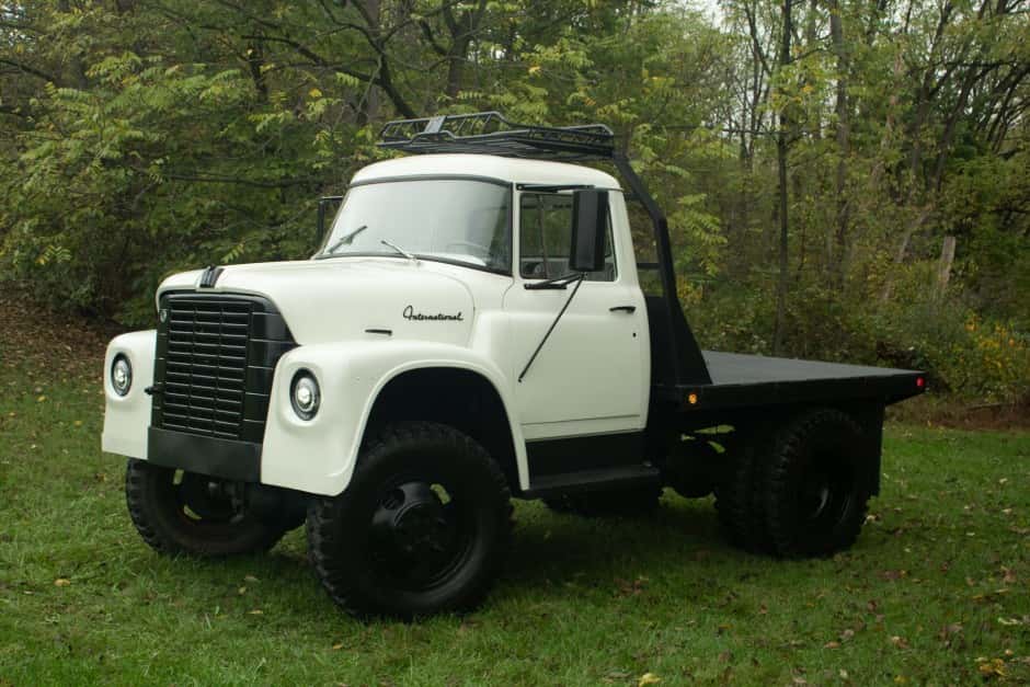1963 International Harvester Loadstar sold for $13,500