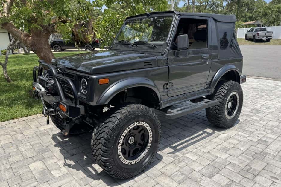 1986 Suzuki Samurai sold for $15,500