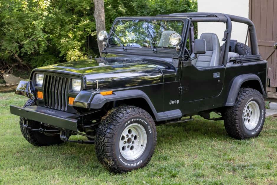 1994 Jeep Wrangler YJ (1987-1995) sold for $8,600