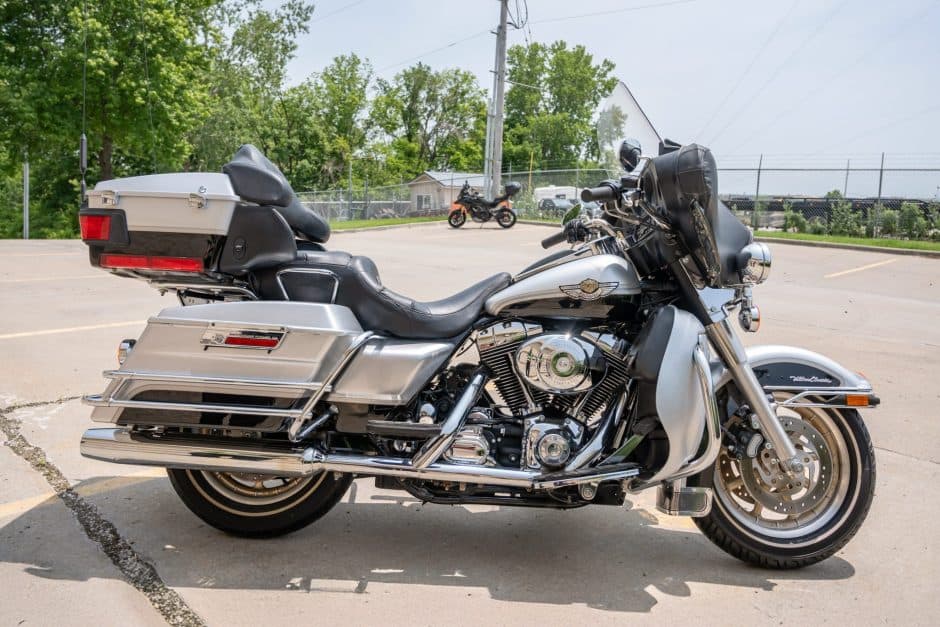 2003 Harley-Davidson Touring sold for $11,750