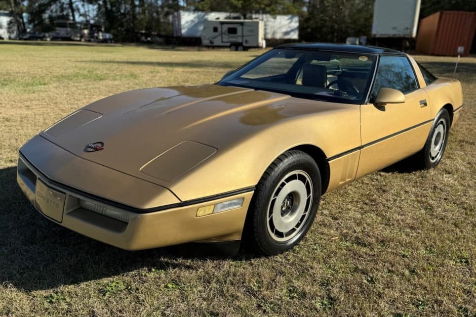 1985 Chevrolet Corvette C4 sold for $5,825