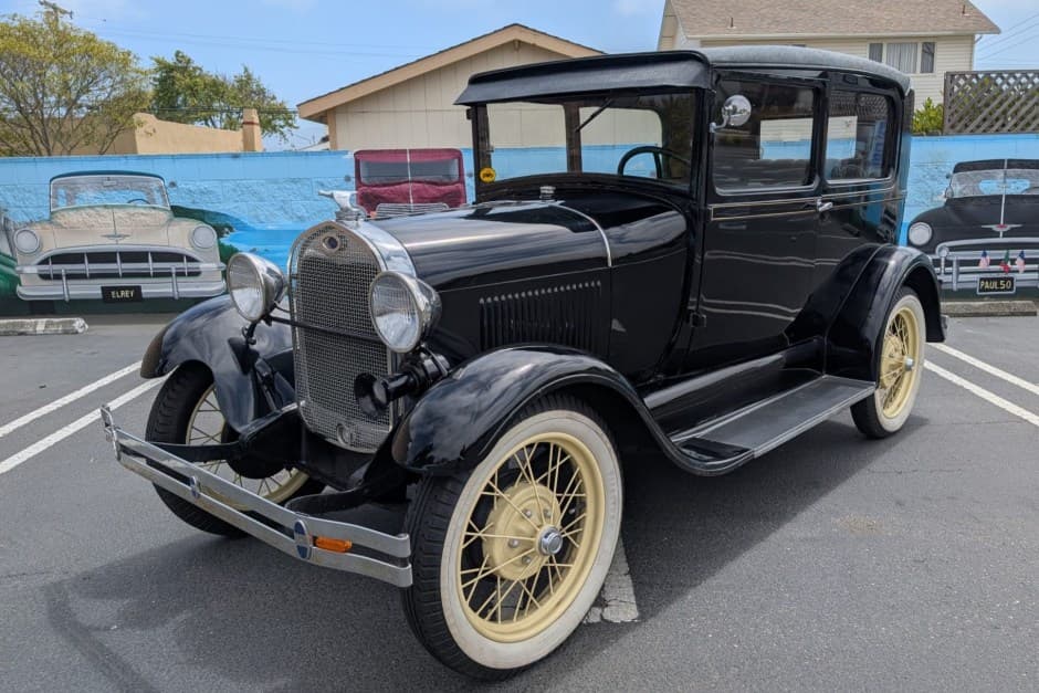 1929 Ford sold for $15,500