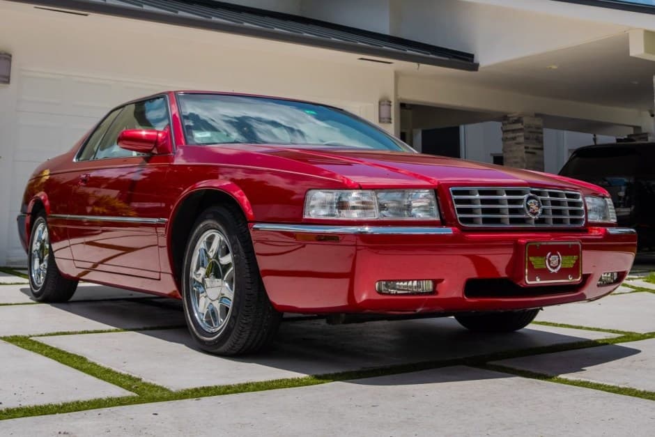 2001 Cadillac Eldorado (1992-2002) sold for $17,777