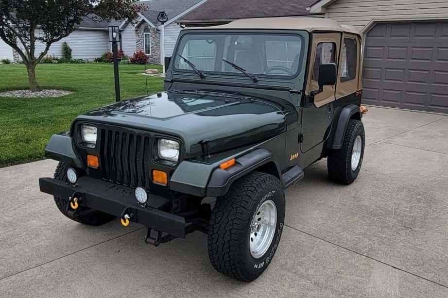 1995 Jeep Wrangler YJ (1987-1995) sold for $9,000