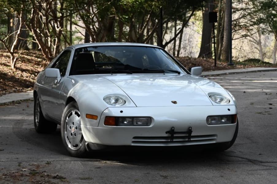 1989 Porsche 928 sold for $23,700