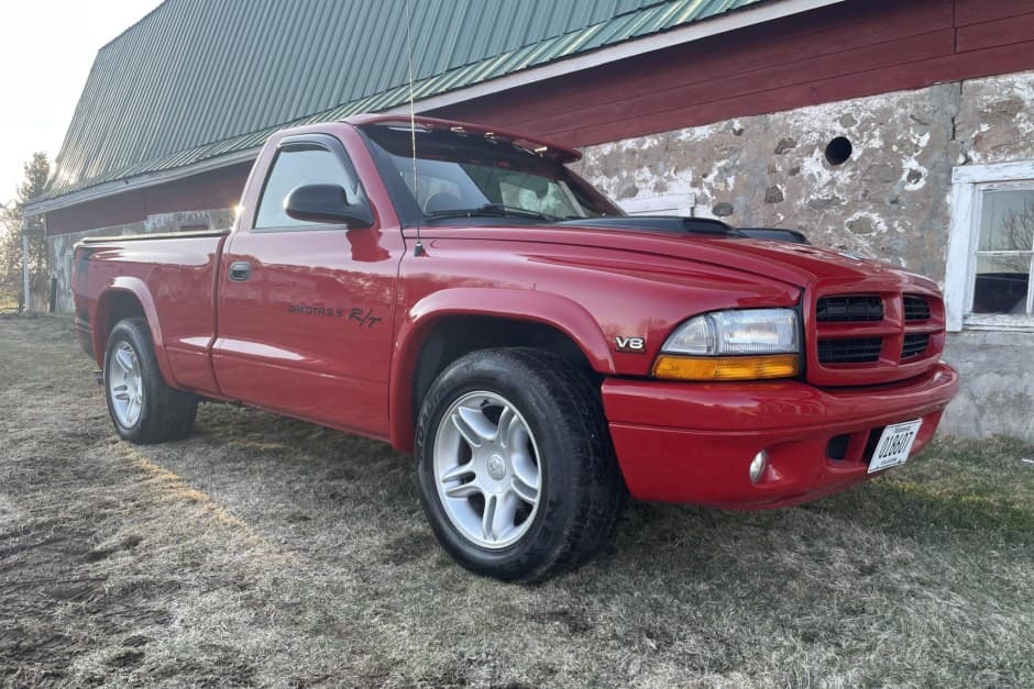 2000 Dodge Dakota (1997-2004) sold for $8,900