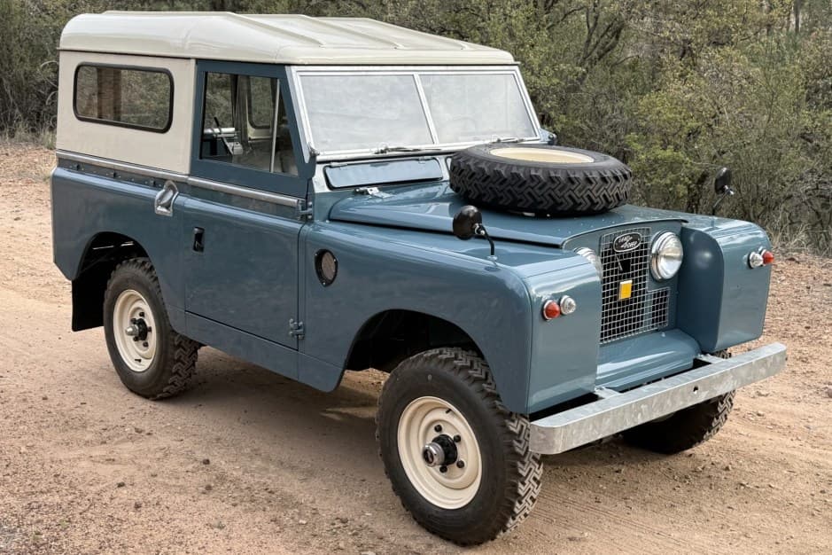 1965 Land Rover Series 88 sold for $44,250