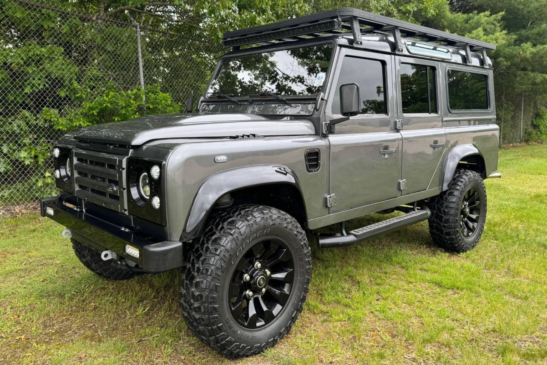 1985 Land Rover Defender sold for $66,000