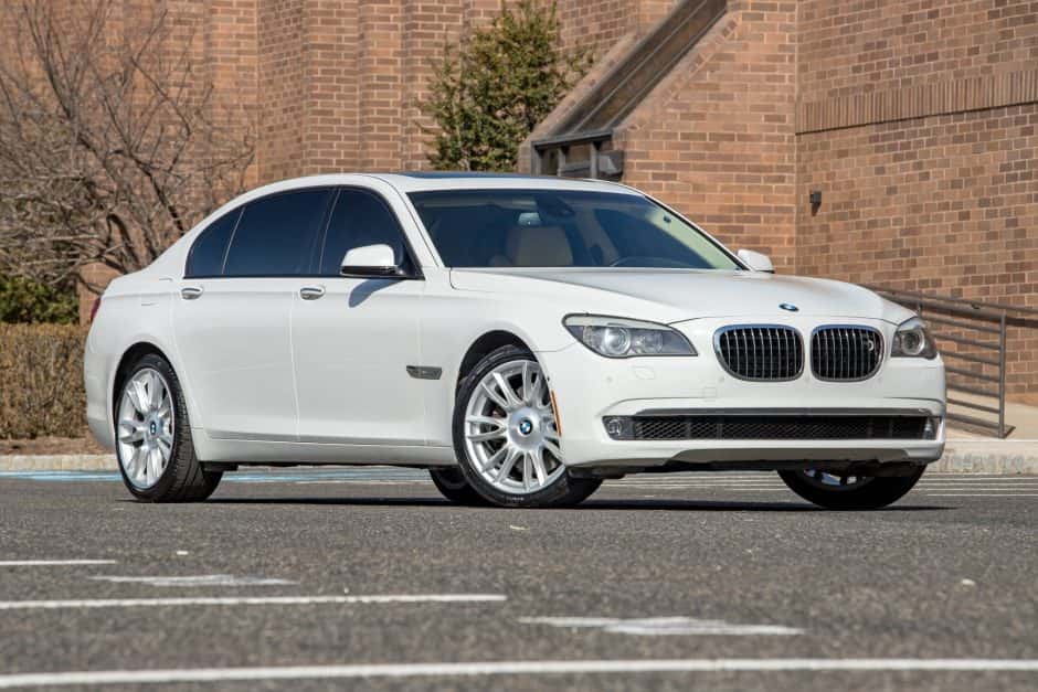 2011 BMW F01/F02 7-Series sold for $16,500