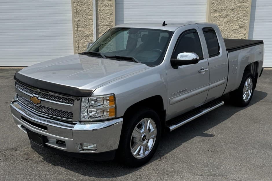 2013 Chevrolet Silverado GMT900 (2007-2013) sold for $26,000