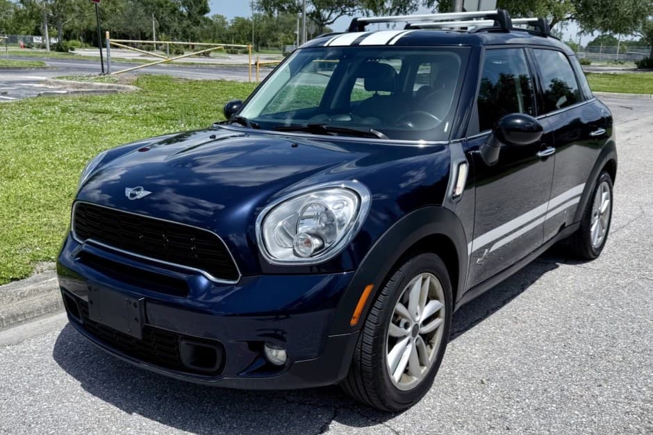 2013 Mini R60 Countryman sold for $8,500