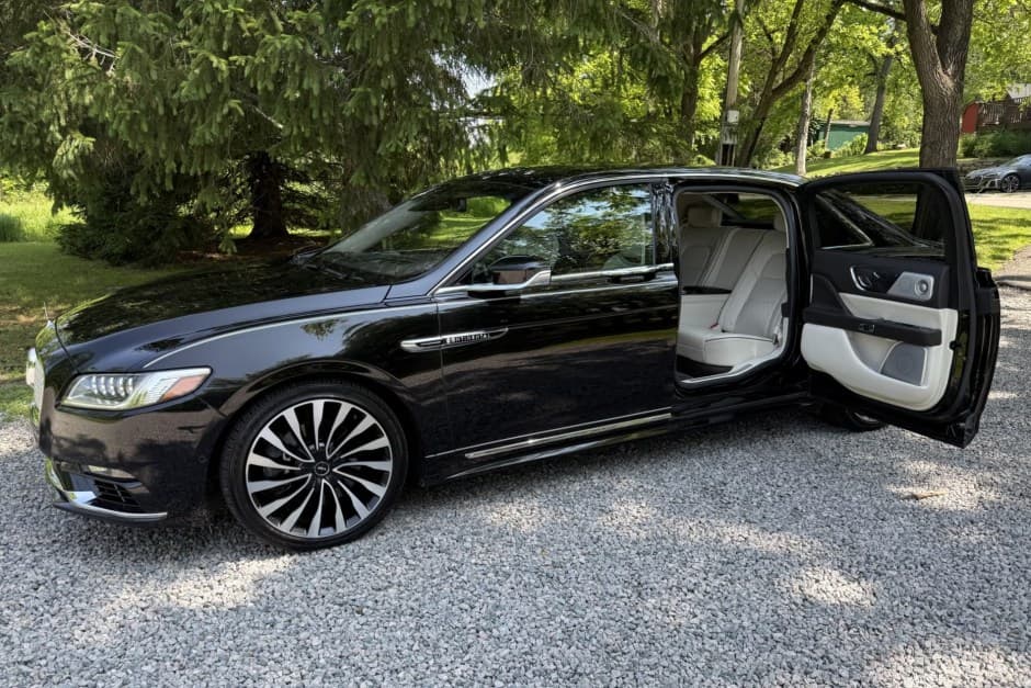 2019 Lincoln Continental (2017-2020) sold for $66,500