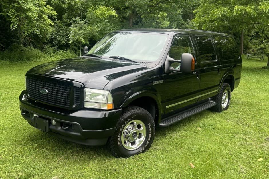 2004 Ford Excursion sold for $22,000