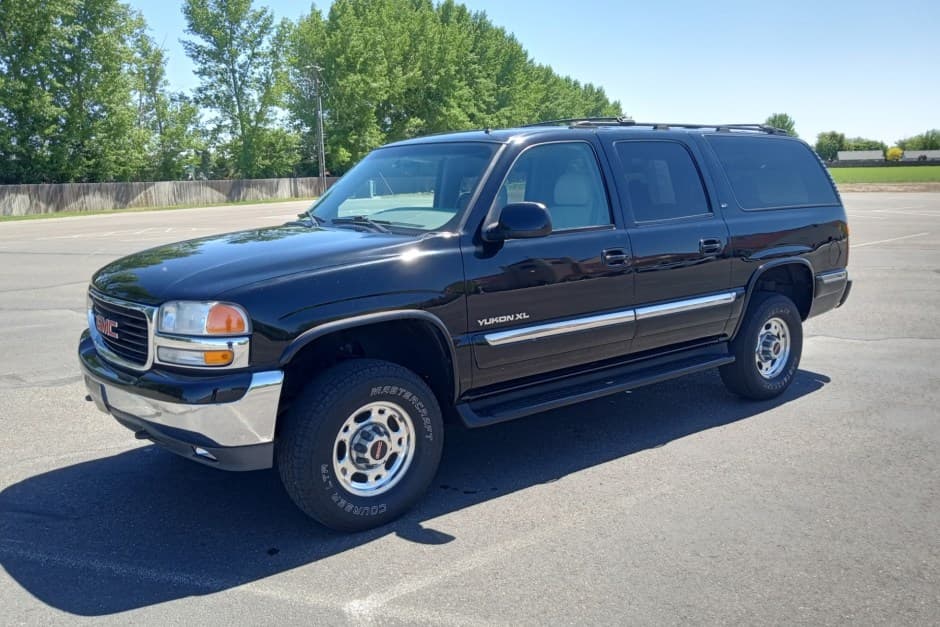 2002 GMC Yukon GMT800 sold for $11,750