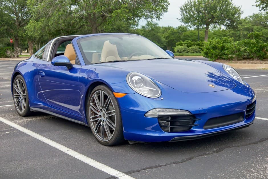2015 Porsche 991 911 (Non-Turbo/GT2/GT3) sold for $134,000