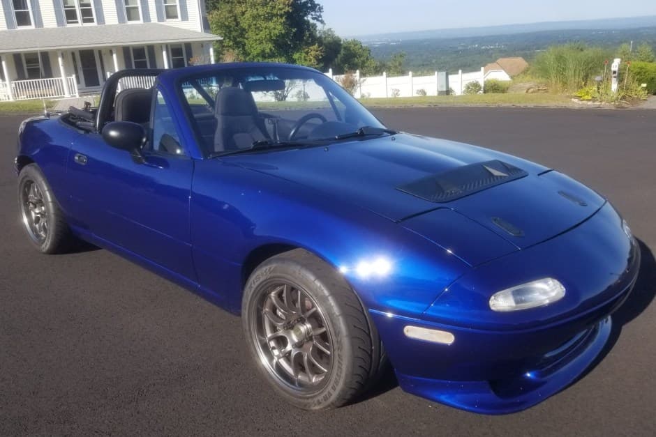 1995 Mazda NA MX-5 Miata sold for $19,250